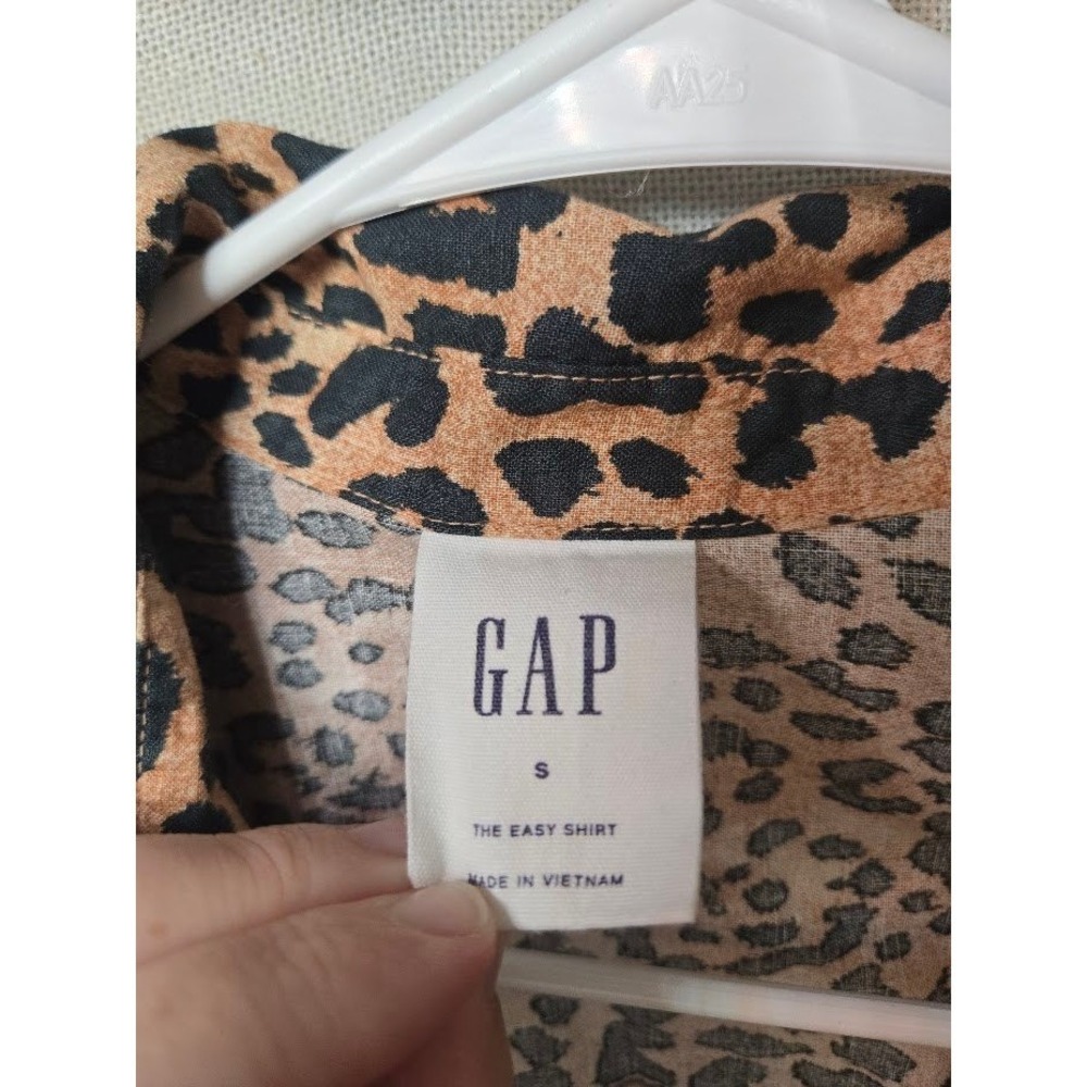 Gap The Easy Shirt Leopard Print Button Down Blouse Tan Black Small Long Sleeve - Picture 2 of 4